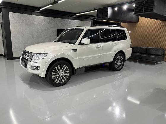 MITSUBISHI PAJERO FULL 3.2 HPE 4X4 16V TURBO INTERCOOLER DIESEL 4P AUTOMÁTICO